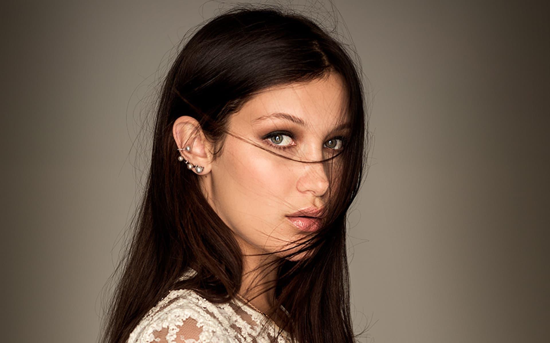 Bella Hadid Computer Wallpaper