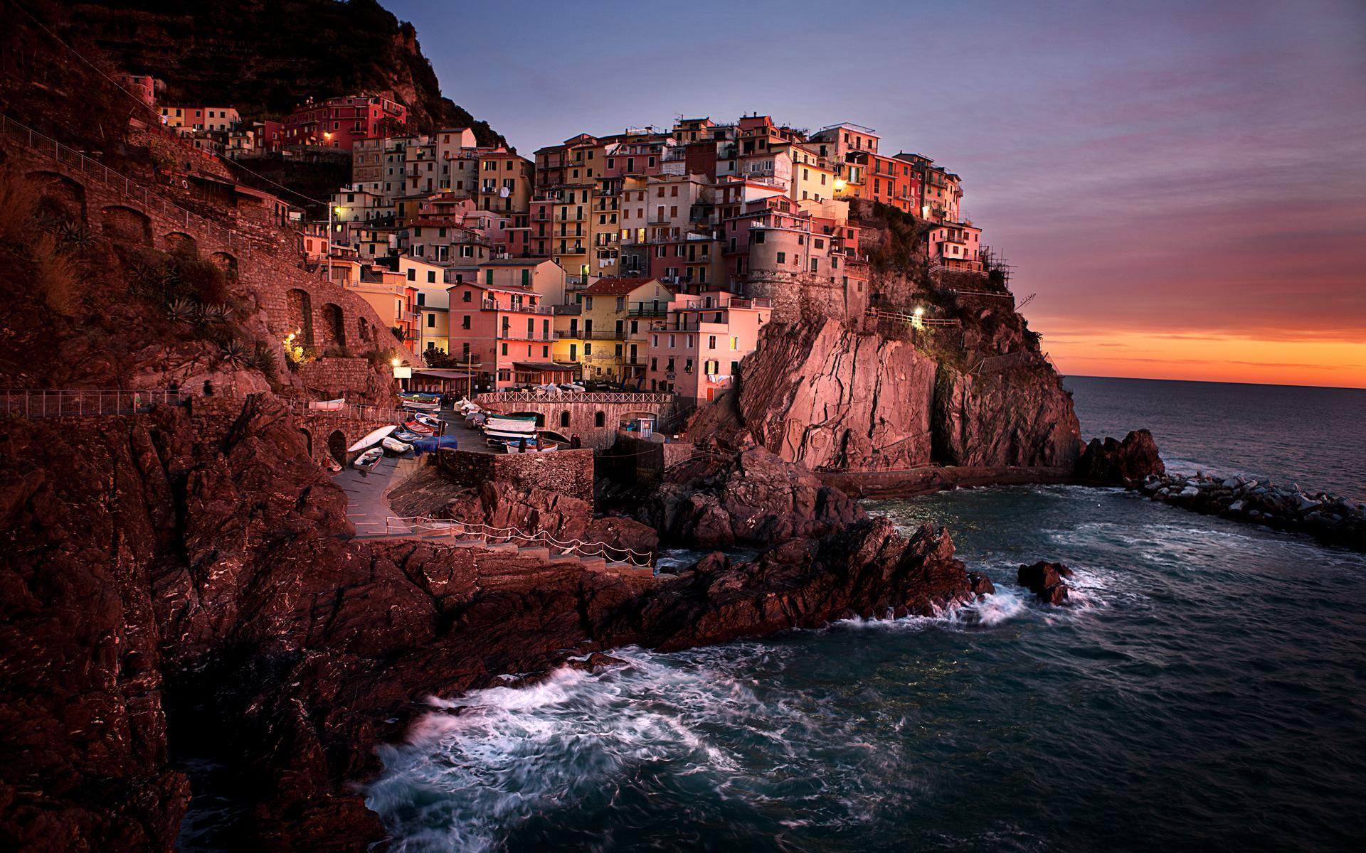 Daily Wallpaper: Manarola, Cinque Terre, Italy. I Like To Waste My Time