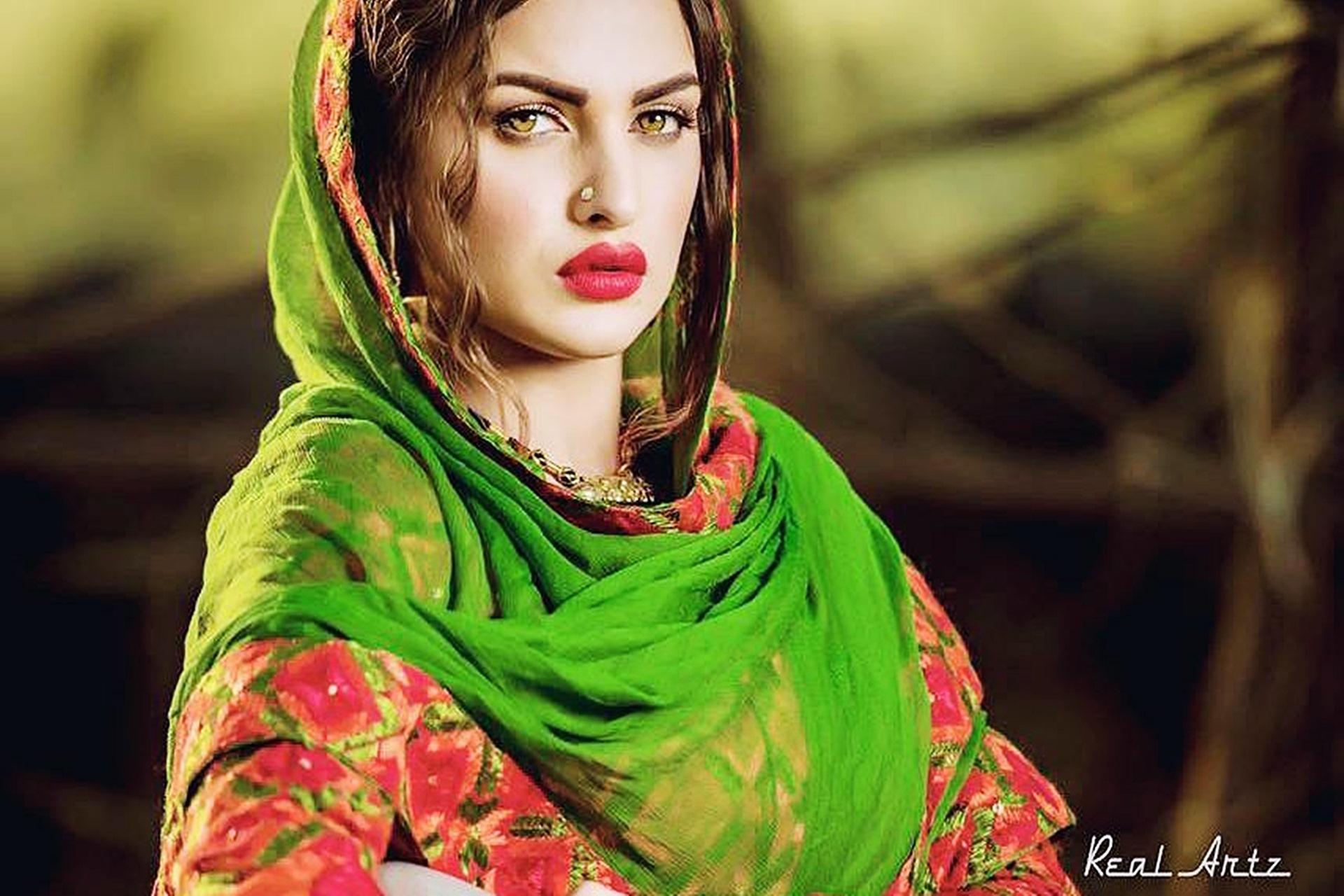 Himanshi Khurana Wallpapers Wallpaper Cave 