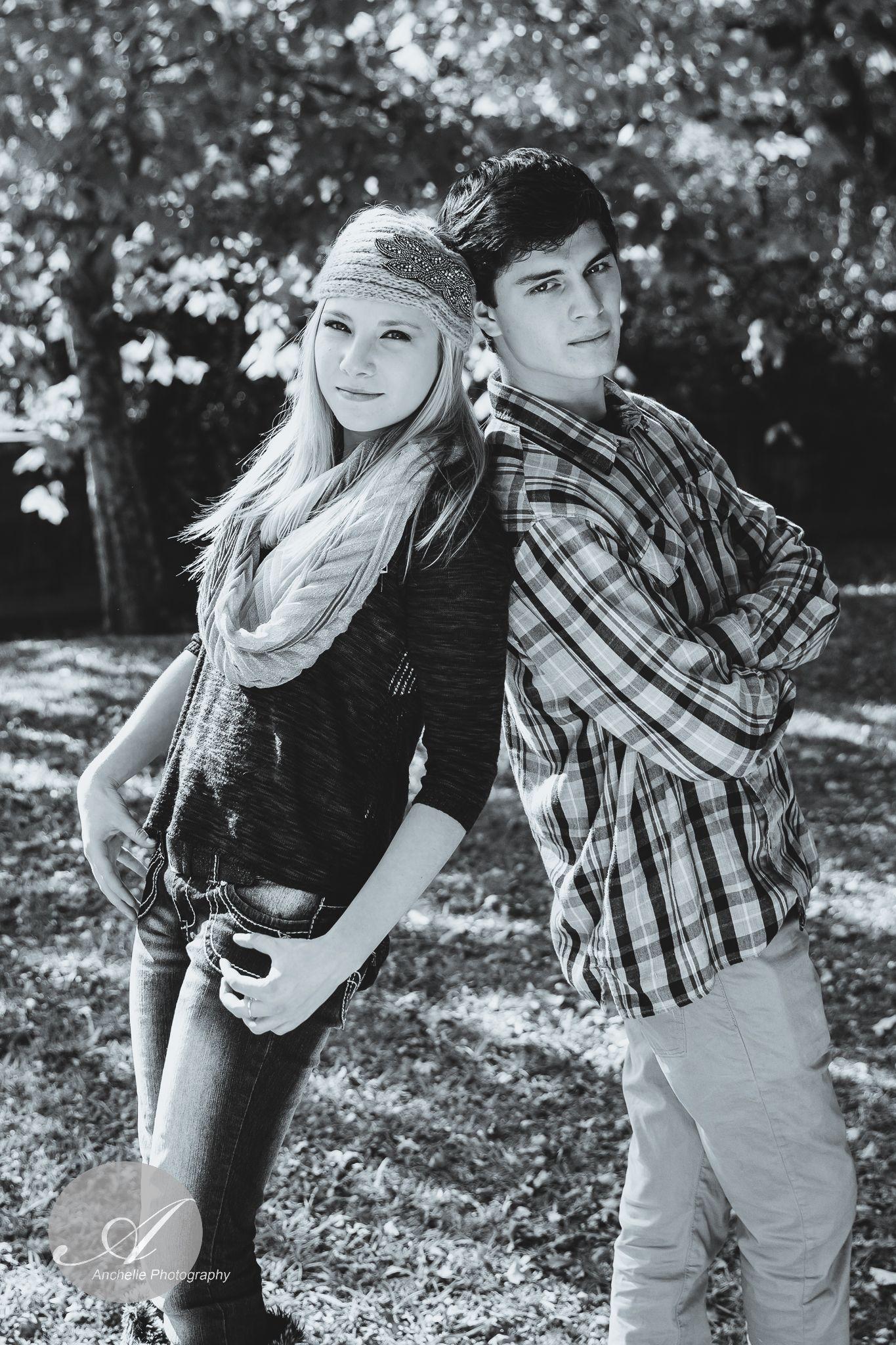 Senior Picture / BFF Session / Boy and Girl Posing