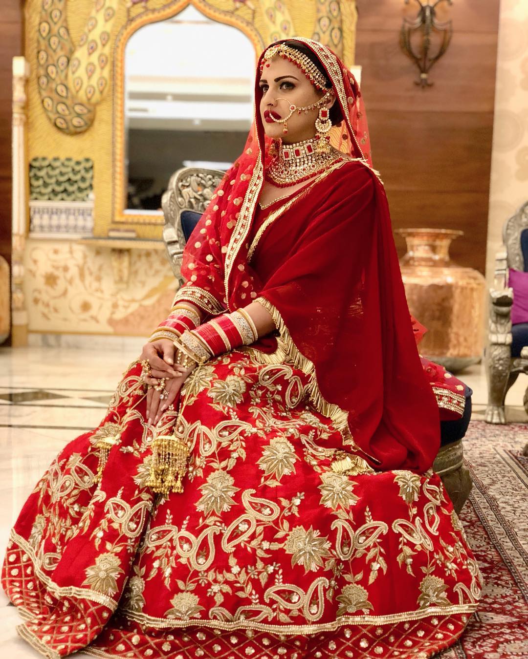 Beautiful Himanshi Khurana Latest HD Image, Pics, Wallpaper