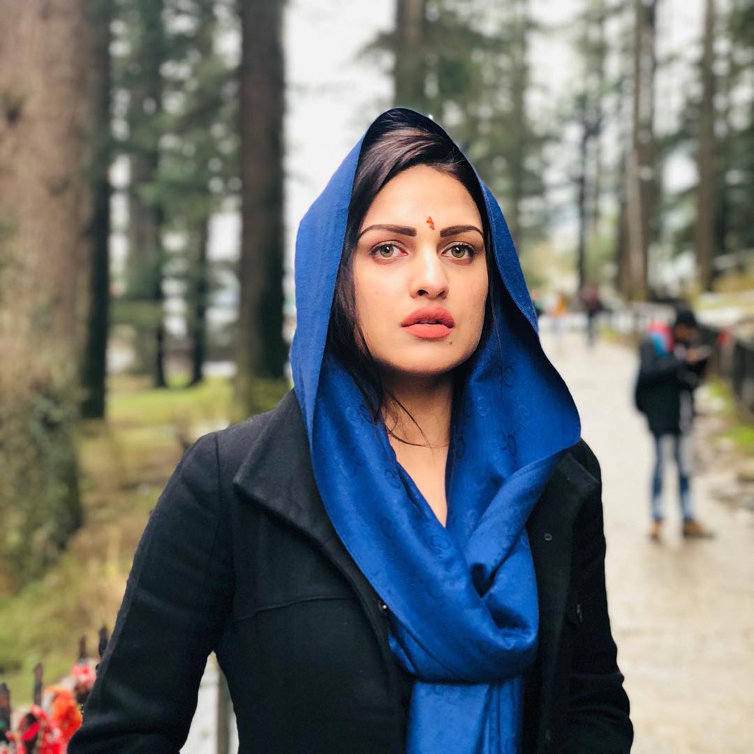 Beautiful Himanshi Khurana Latest HD Image, Pics, Wallpaper