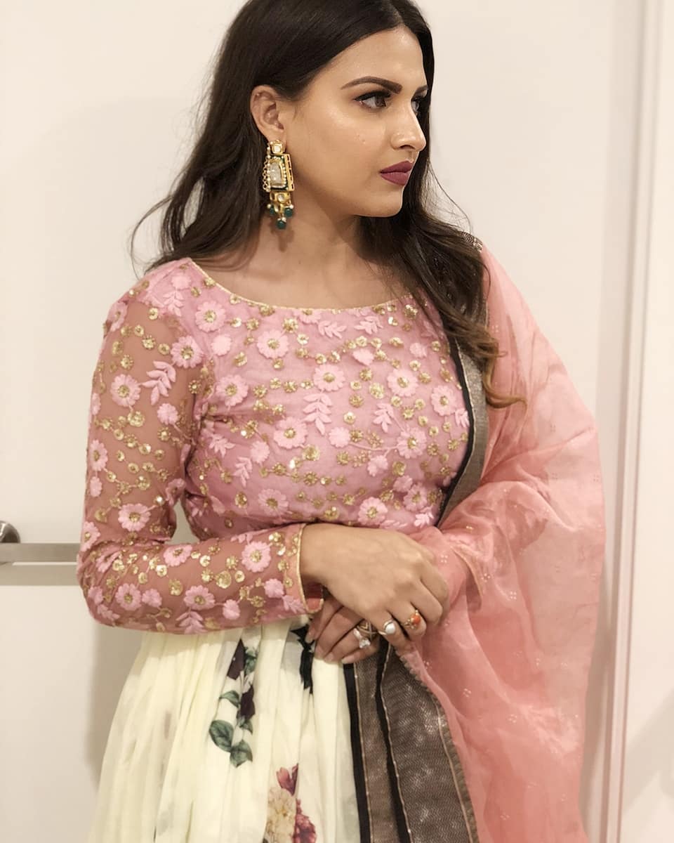 Himanshi Khurana Image 9