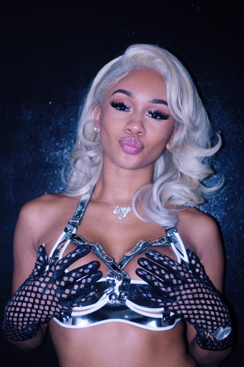 best Twitter image on Pholder. ICY WIFEY ❄️