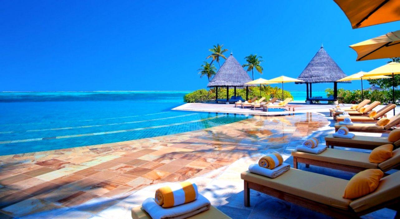 Maldives Hotel Beach Wallpaper HD