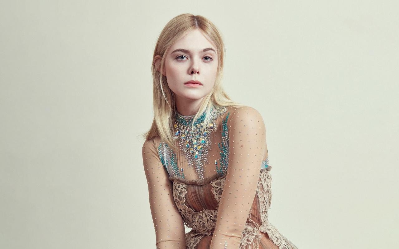 Elle Fanning, Blonde, Gorgeous Actress, Harper Bazaar