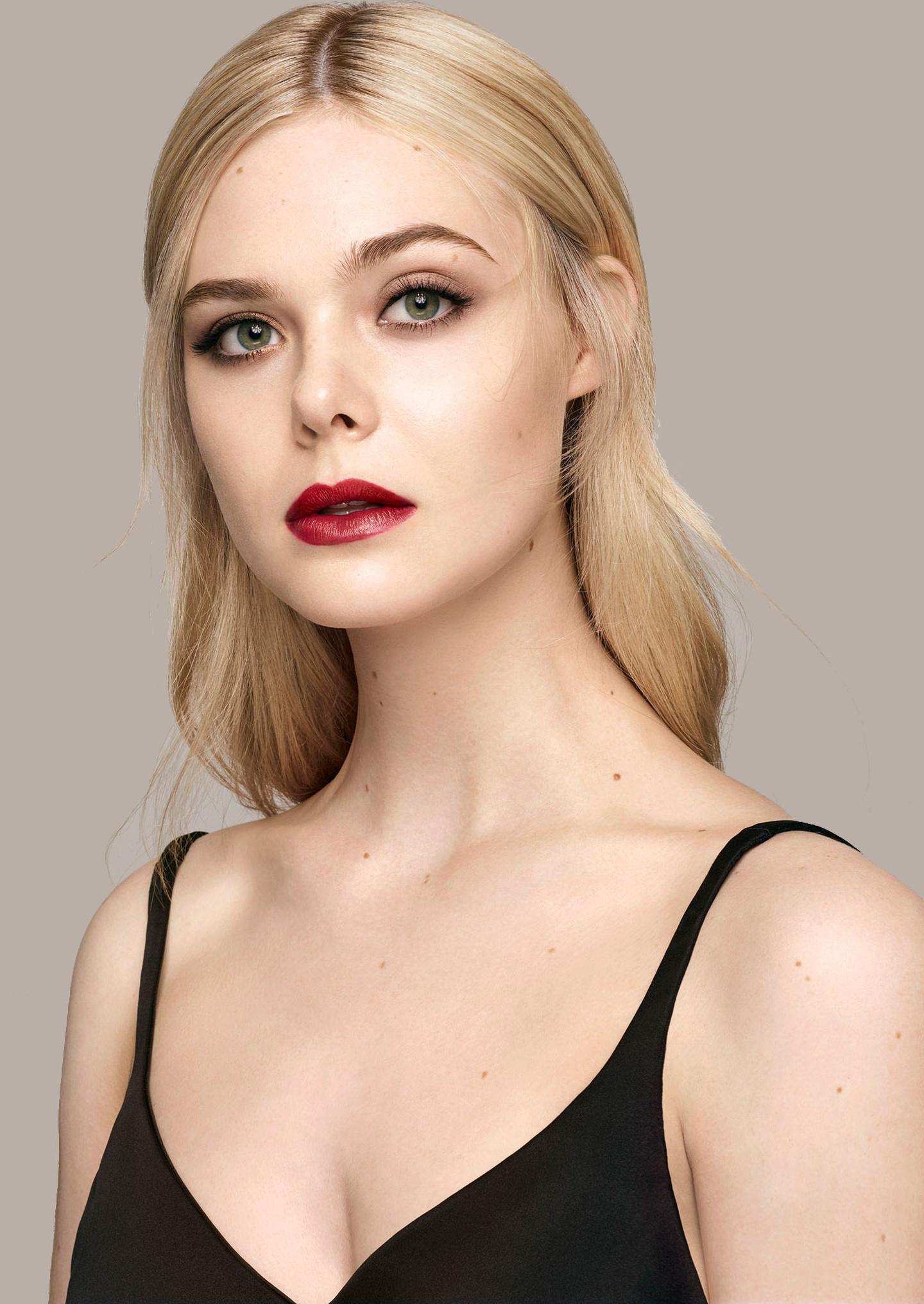 Download 1440x2880 wallpaper actress, elle fanning, 2018, lg v30, lg