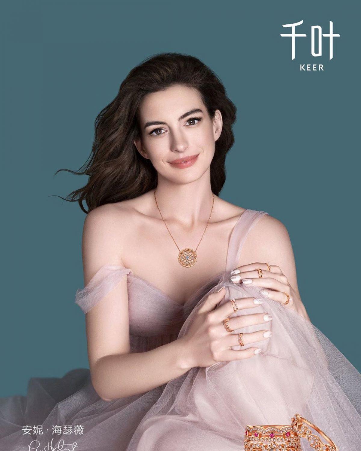 Anne Hathaway Keer 2019 Campaign