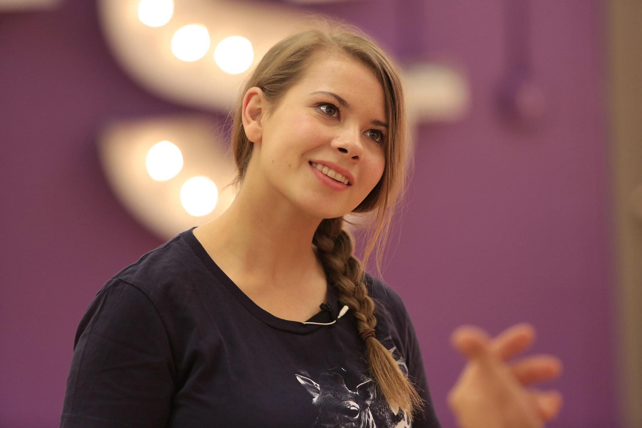 Bindi Irwin HD Wallpaper 60871 2048x1365px