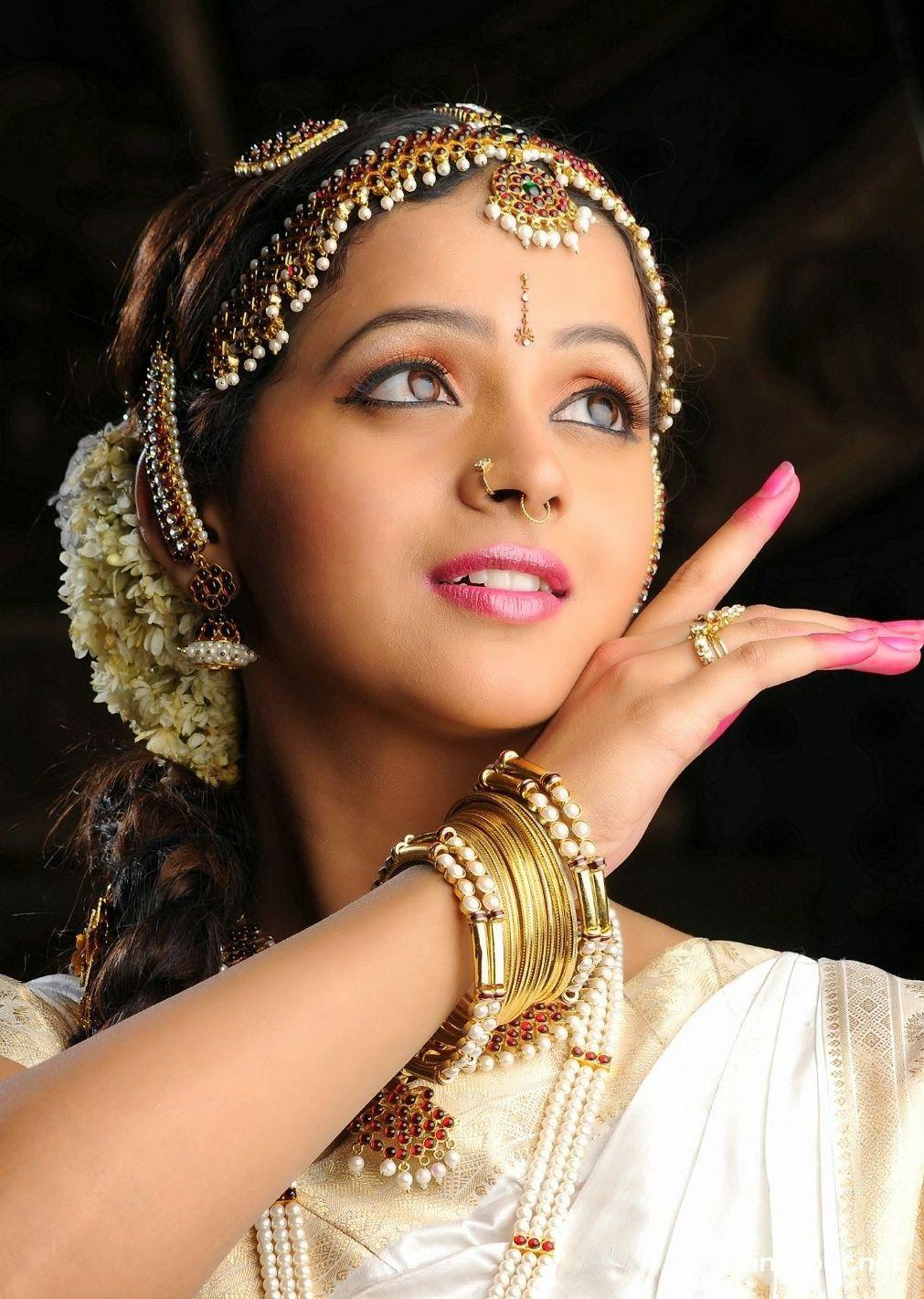 South Indian Actress Bhavana Hot Photo and Wallpaper. Hot Image