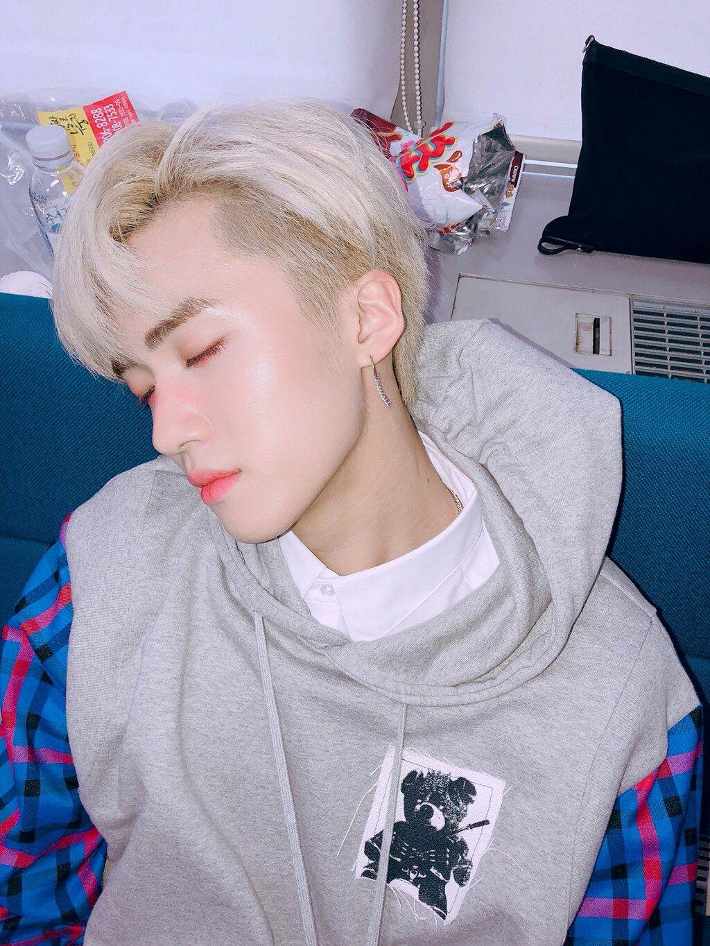 PENTAGON Yan An. 펜타곤. Kpop, Idol and Korean