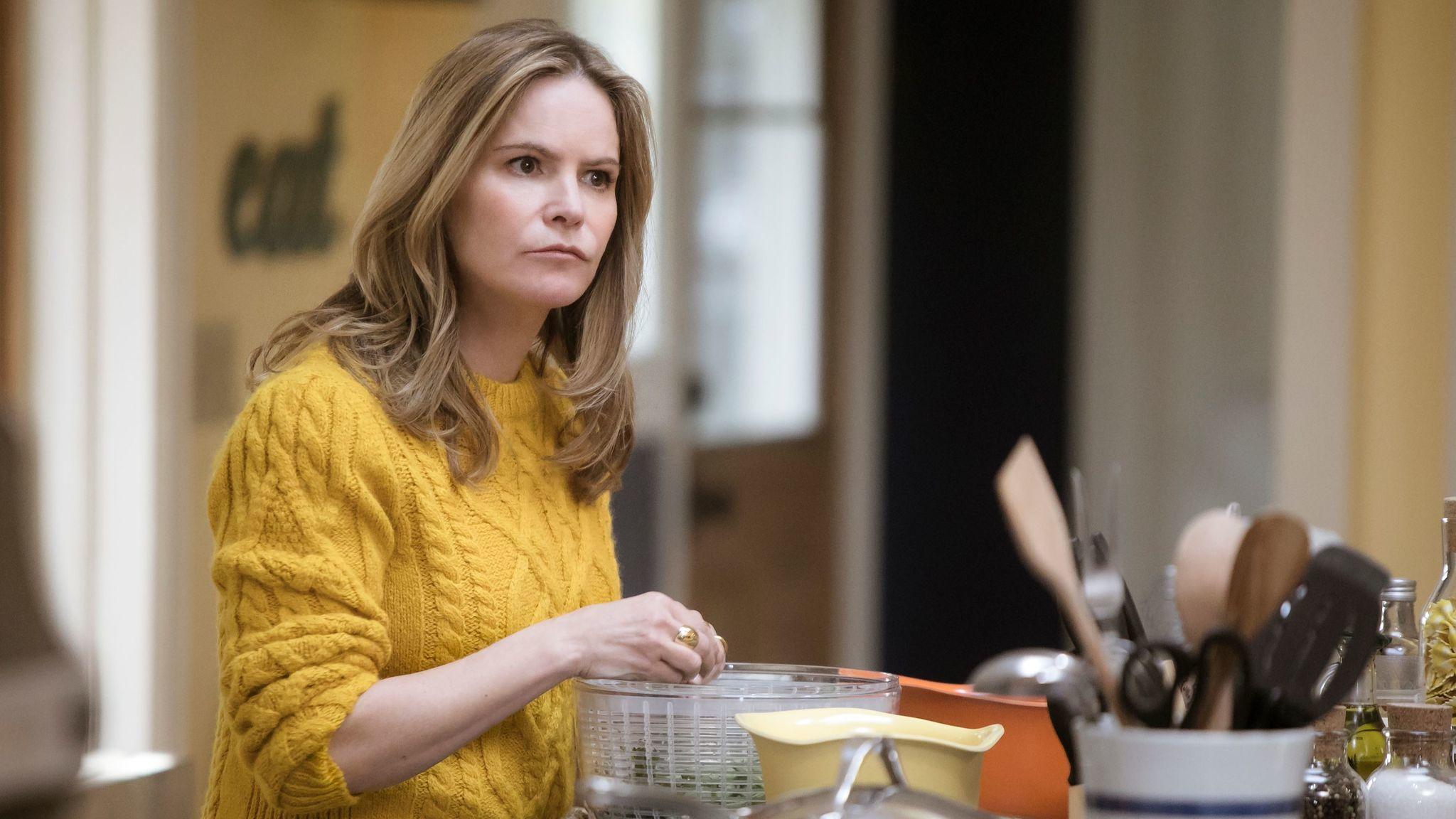 Jennifer Jason Leigh HD Wallpaper. Background Imagex1152