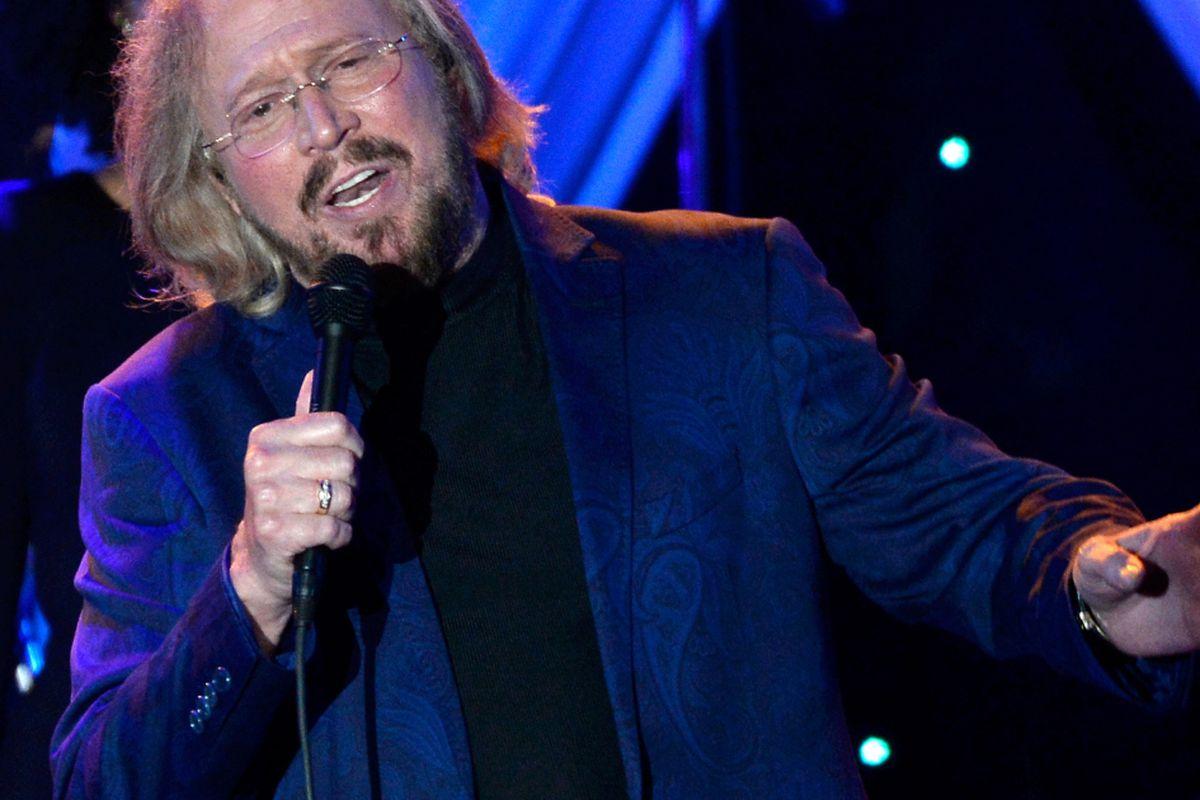 Barry Gibb embarks on solo tour, celebrates the Bee Gees