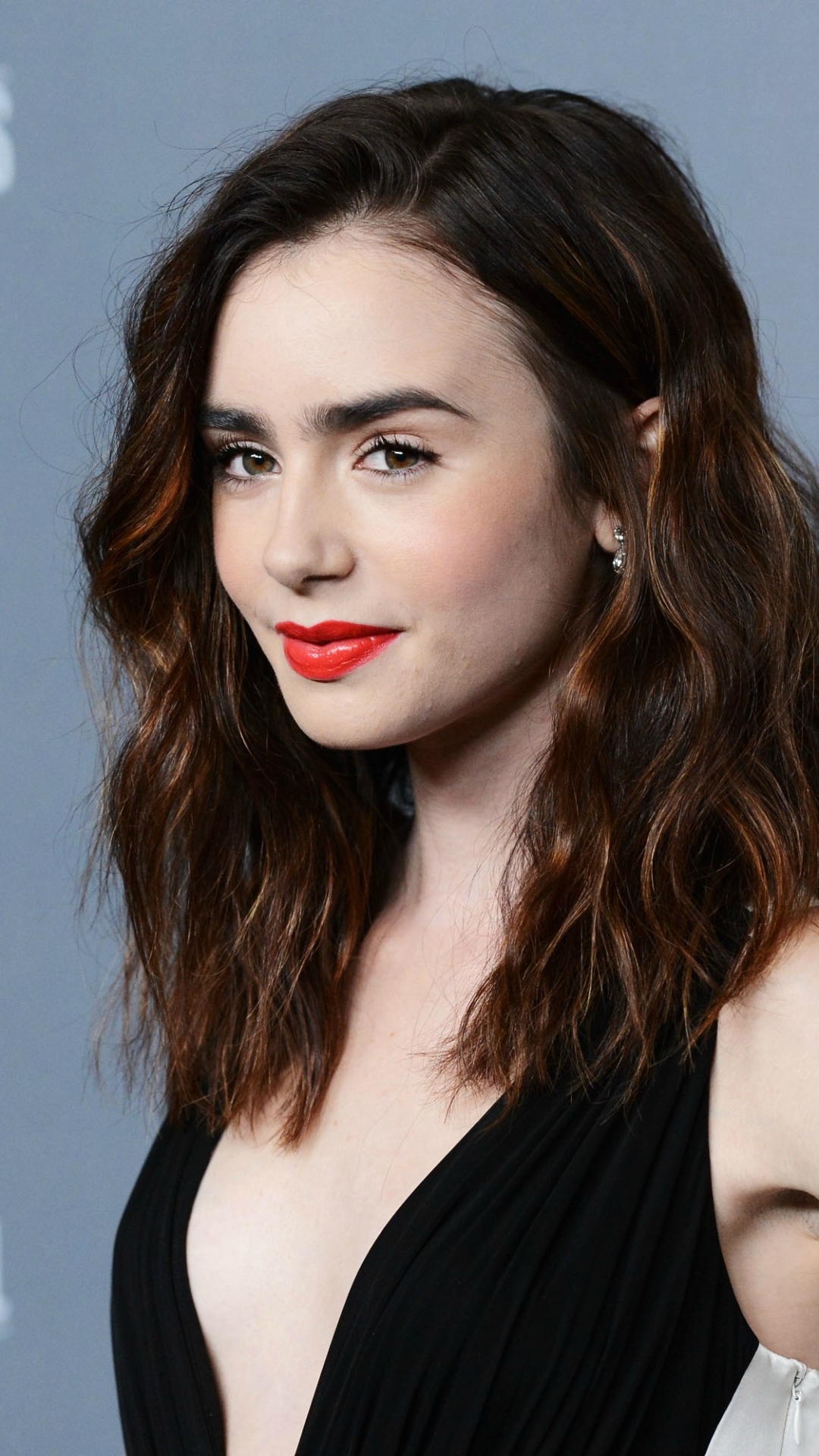 Celebrity Lily Collins (1080x1920) Wallpaper