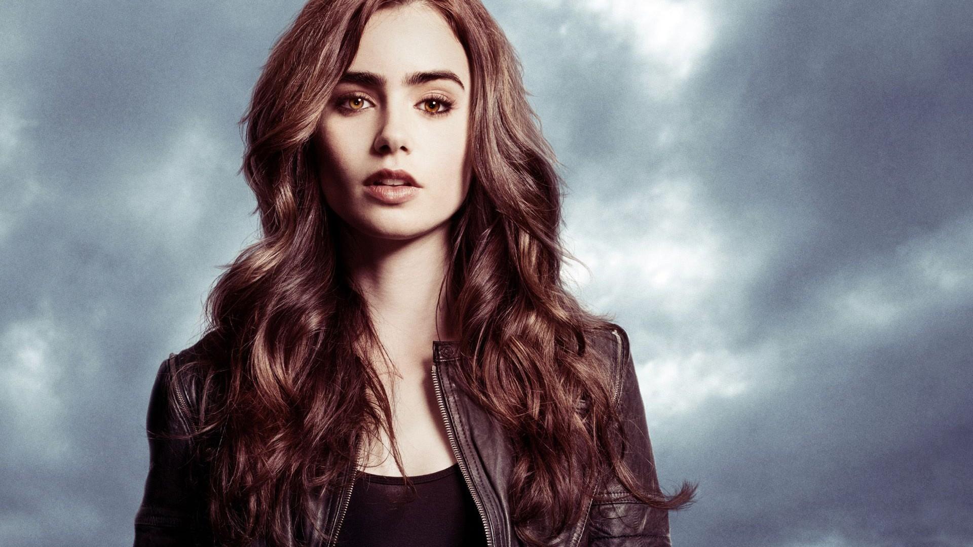Wallpaper Blink of Lily Collins Wallpaper HD for Android