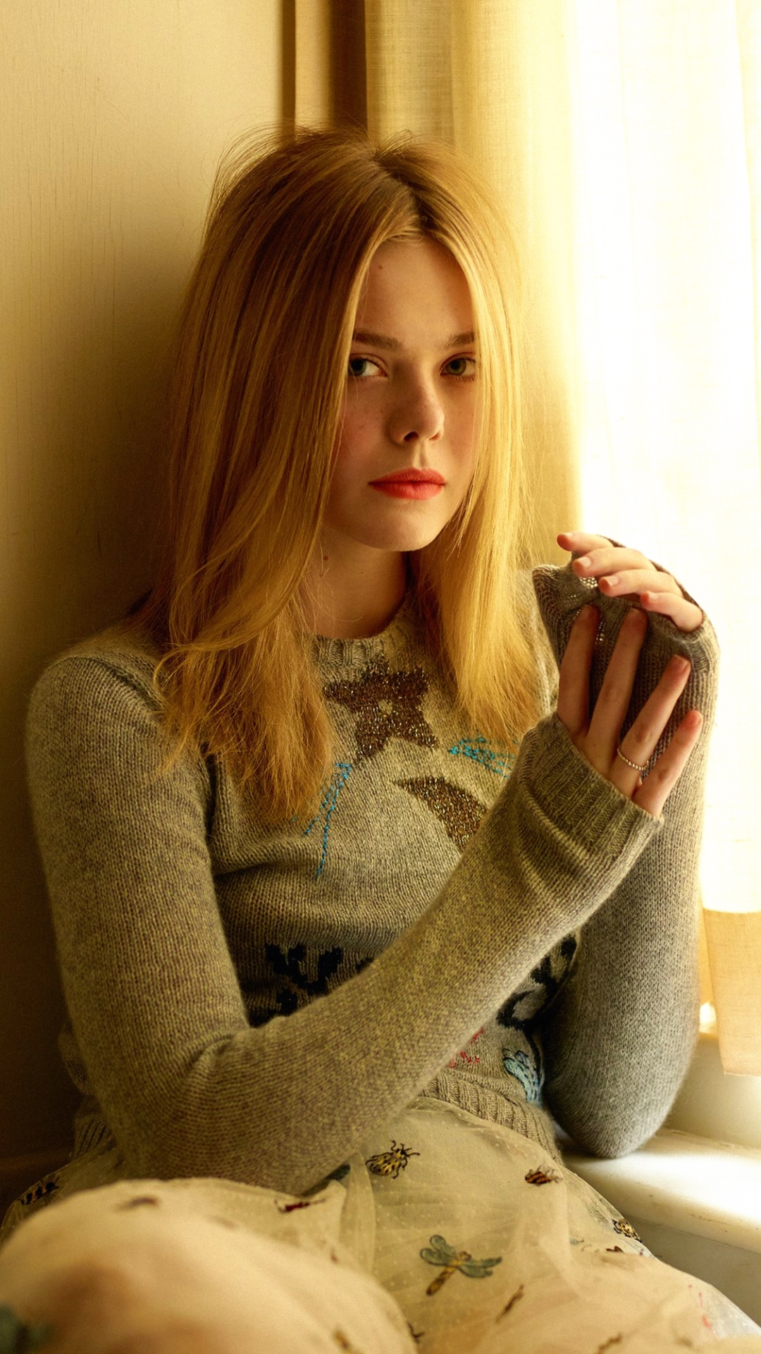 Celebrity Elle Fanning (1080x1920) Wallpaper