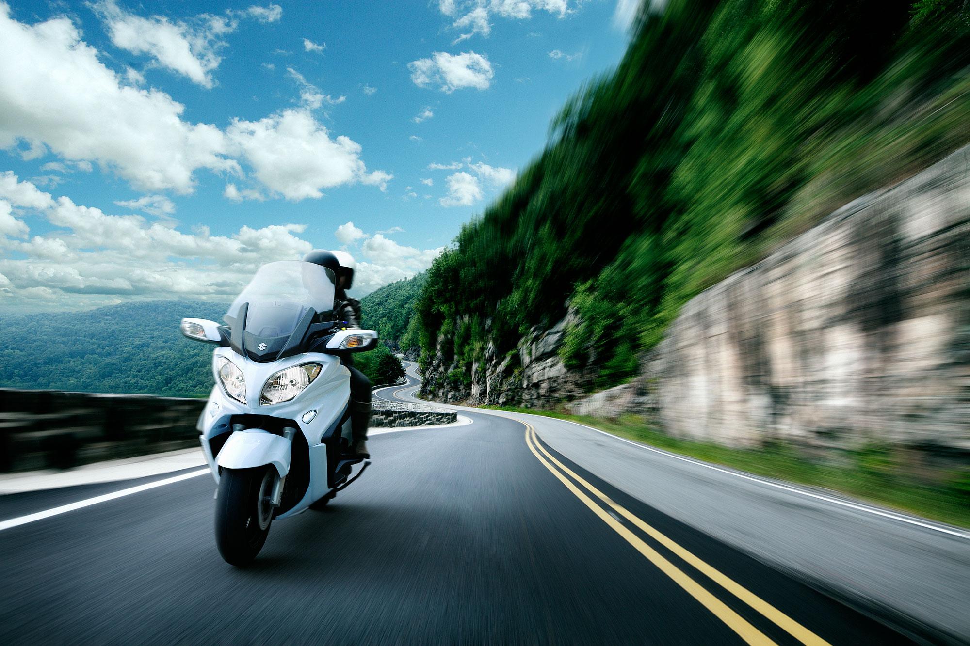 Suzuki Burgman 650 Executive ABS wallpaperx1333