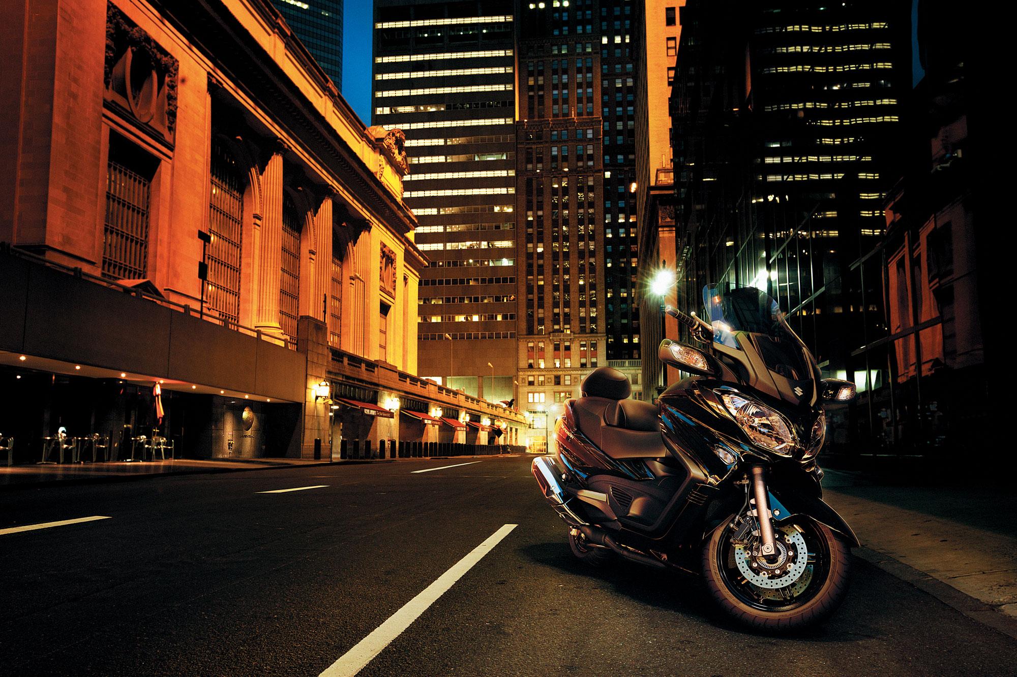 Suzuki Burgman 650 Executive ABS f wallpaperx1333