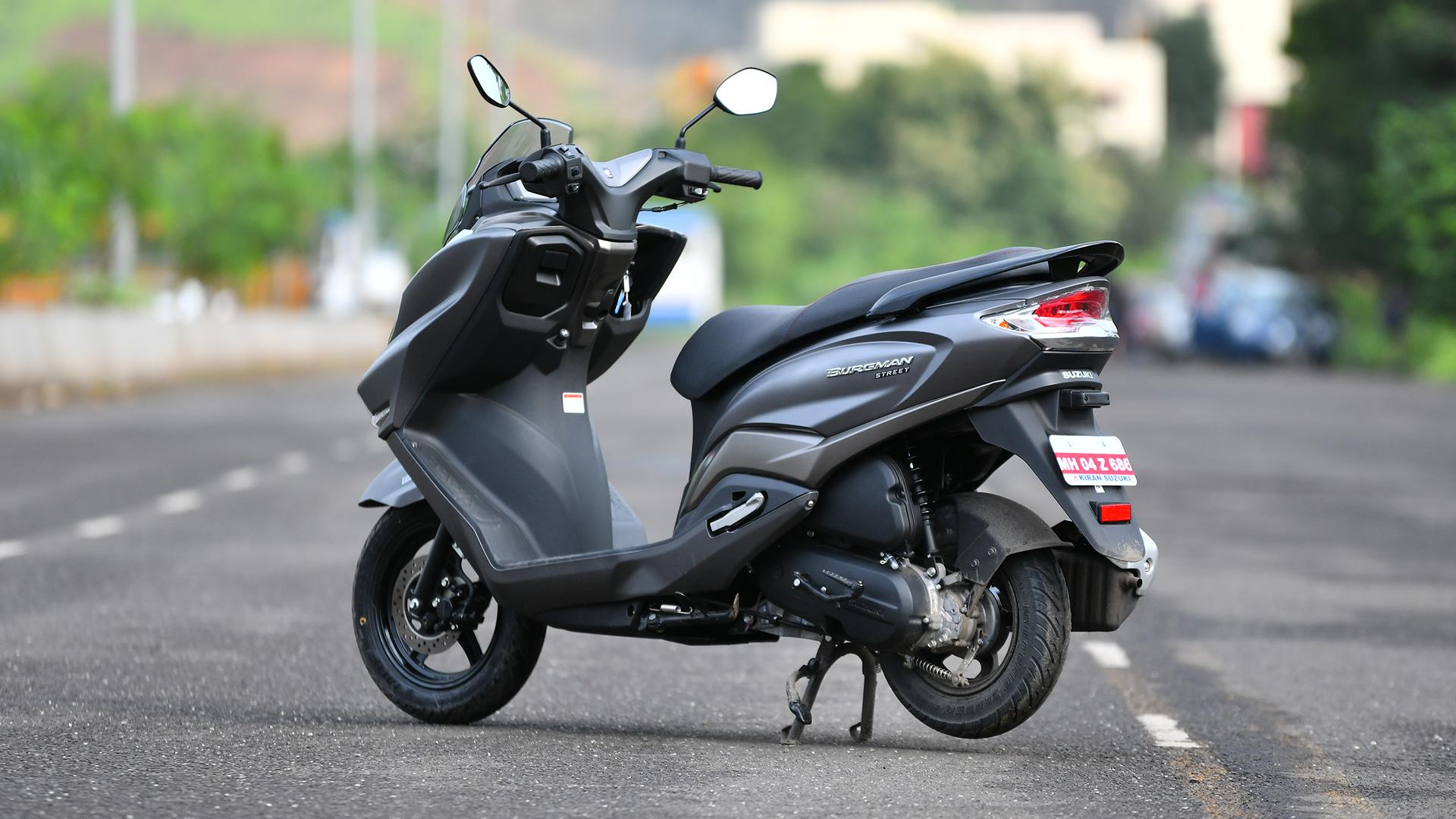 Suzuki Burgman 2018 Street 125, Mileage, Reviews