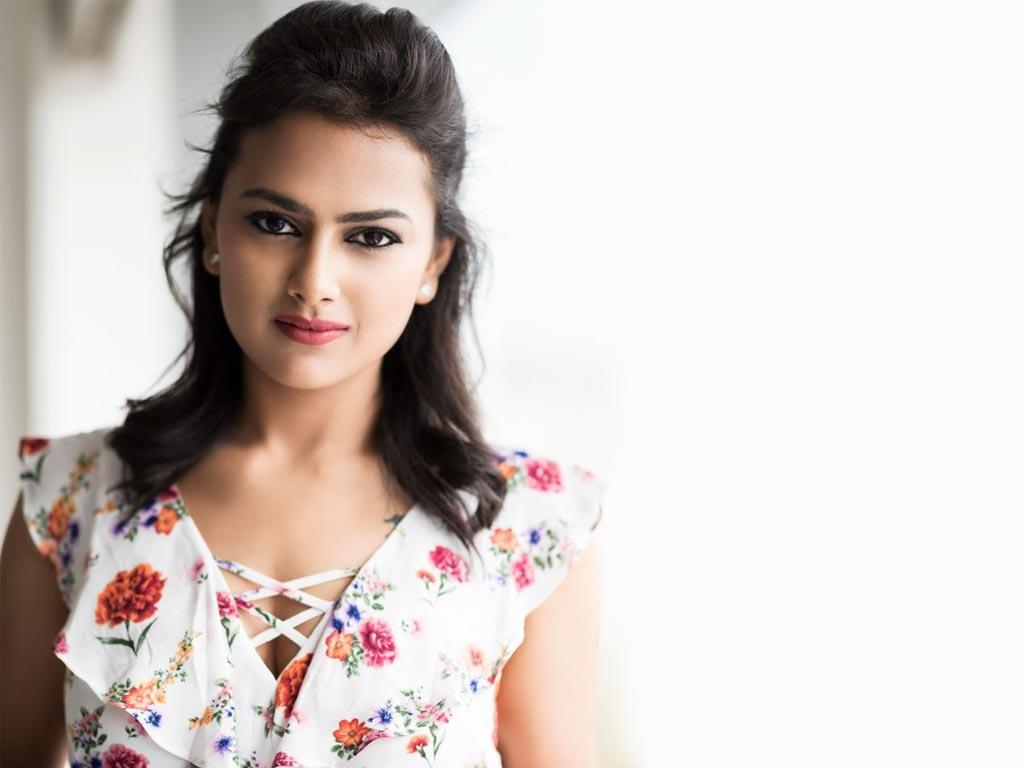 Shraddha Srinath Wallpaper 6 X 768