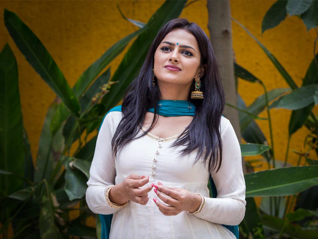 Shraddha Srinath HQ Wallpaper. Shraddha Srinath Wallpaper