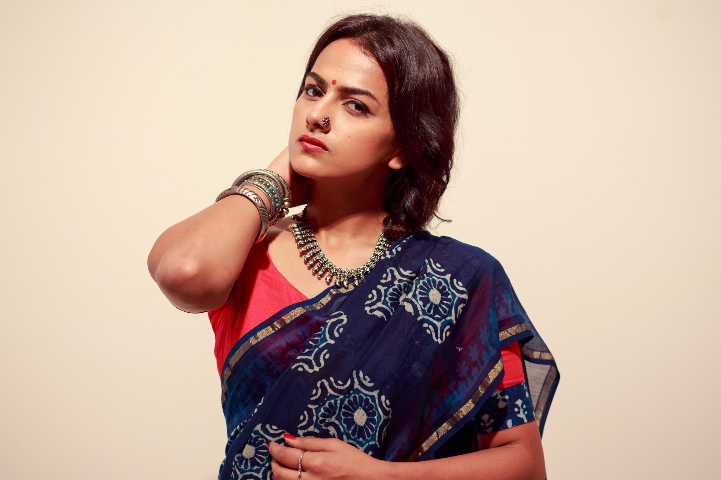 Shraddha Srinath HD Wallpaper