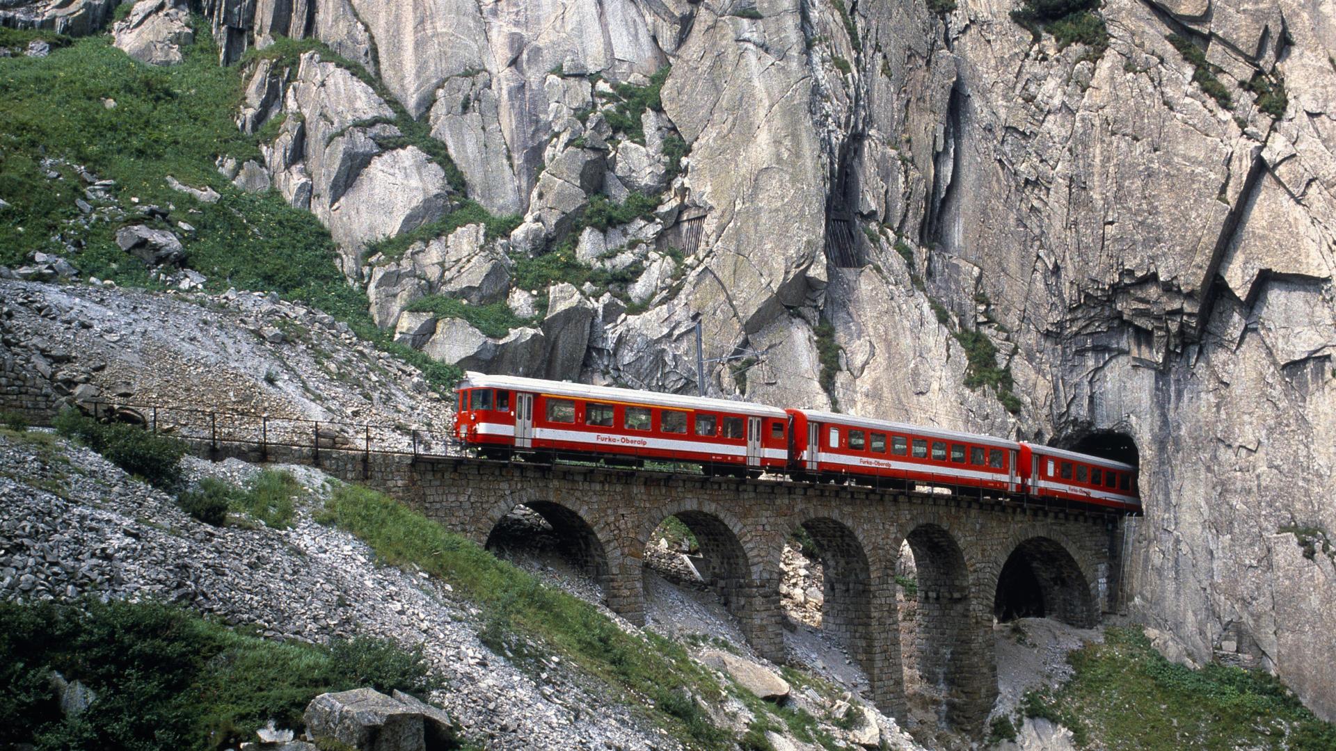 Mountain Train HD Wallpaperx1080