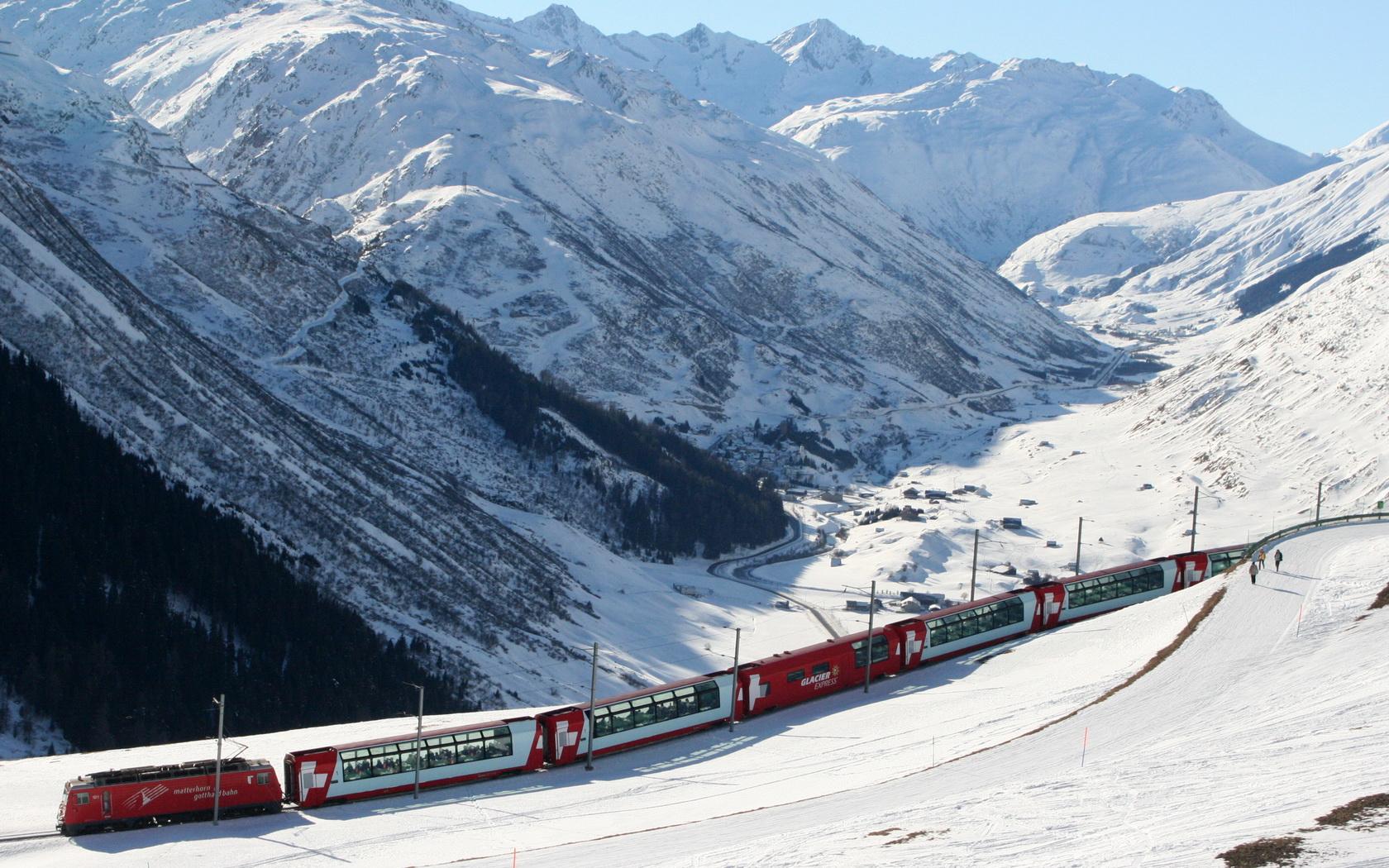 Train Snow Mountain wallpaperx1050