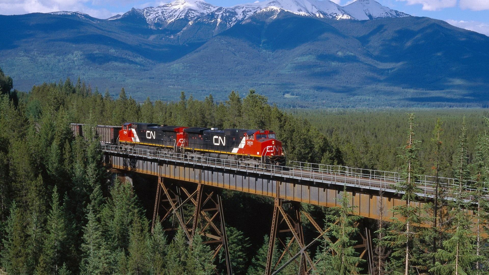Train In Snowy Mountains - Trains Wallpaper