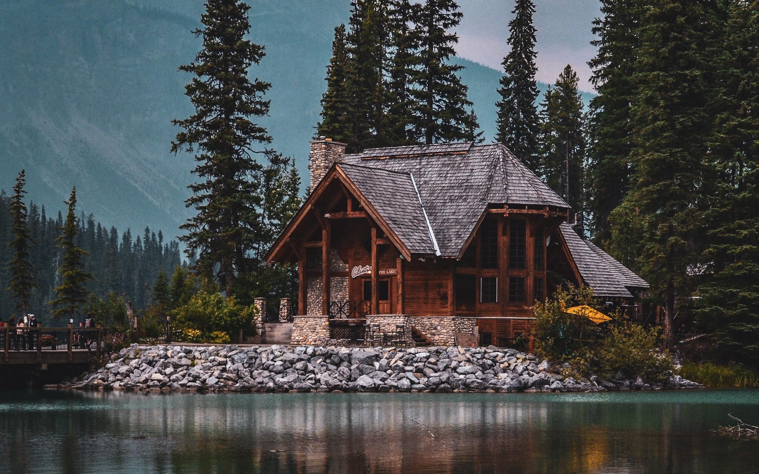 Download wallpaper 2560x1600 house, lake, harmony, silence, trees