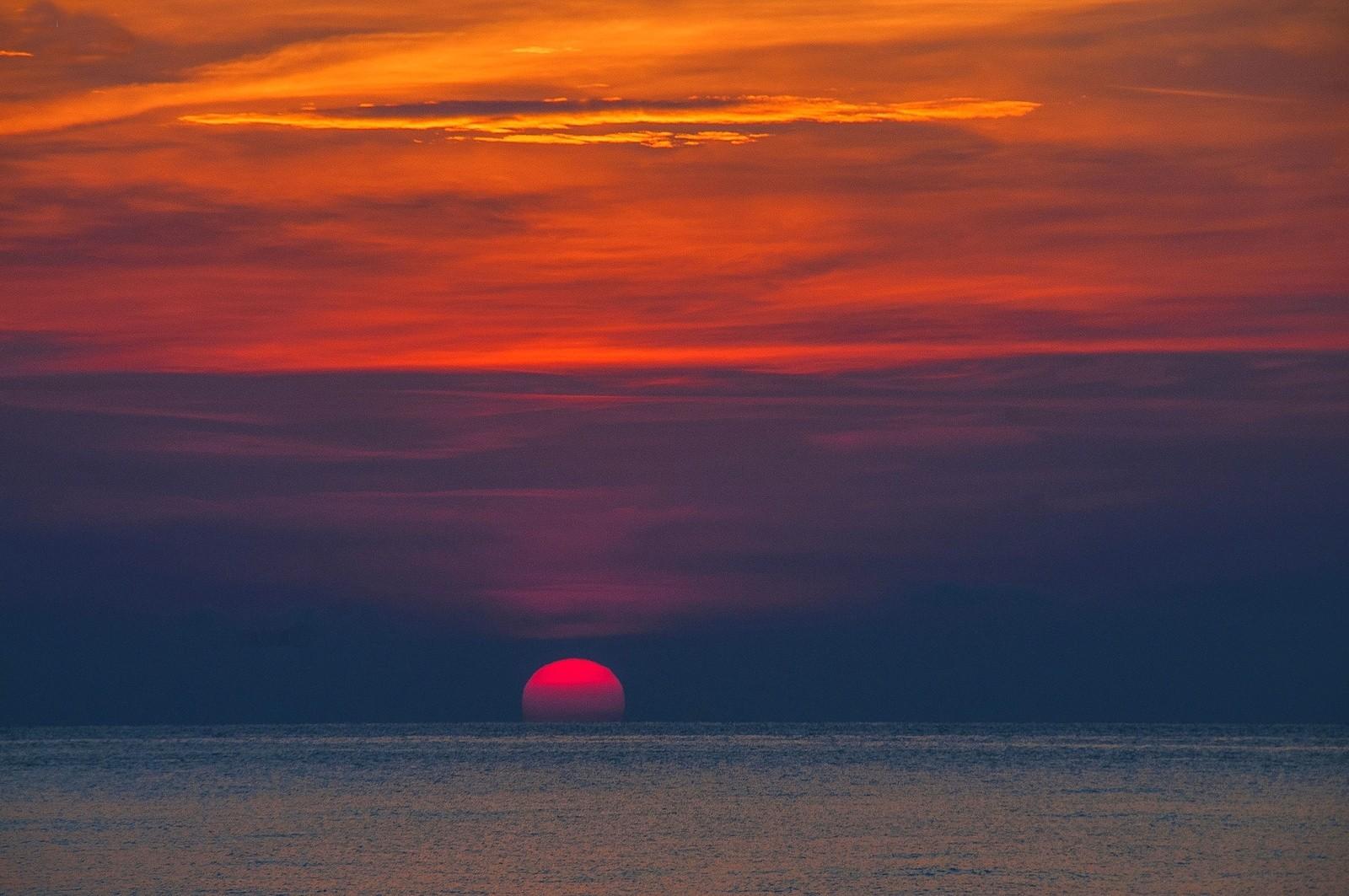 Hd Up Sun Dawn Sky Red Sea Aurora Morning Horizon Mystic