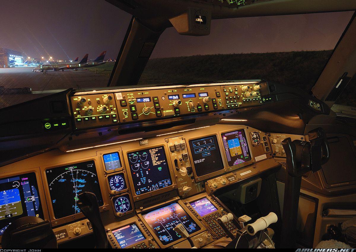 777 cockpit jumpseat