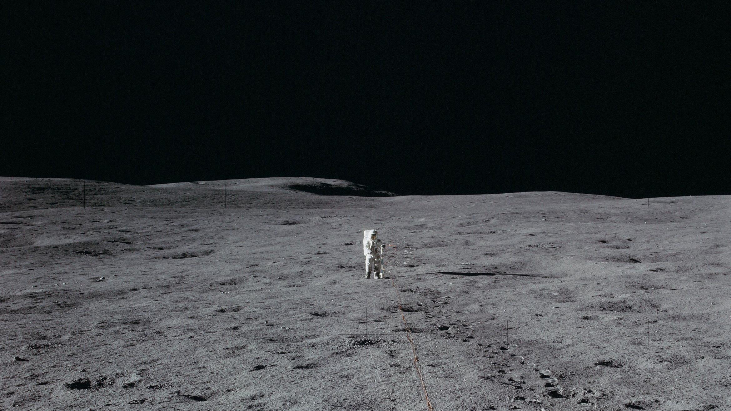 Download Free Apollo Background