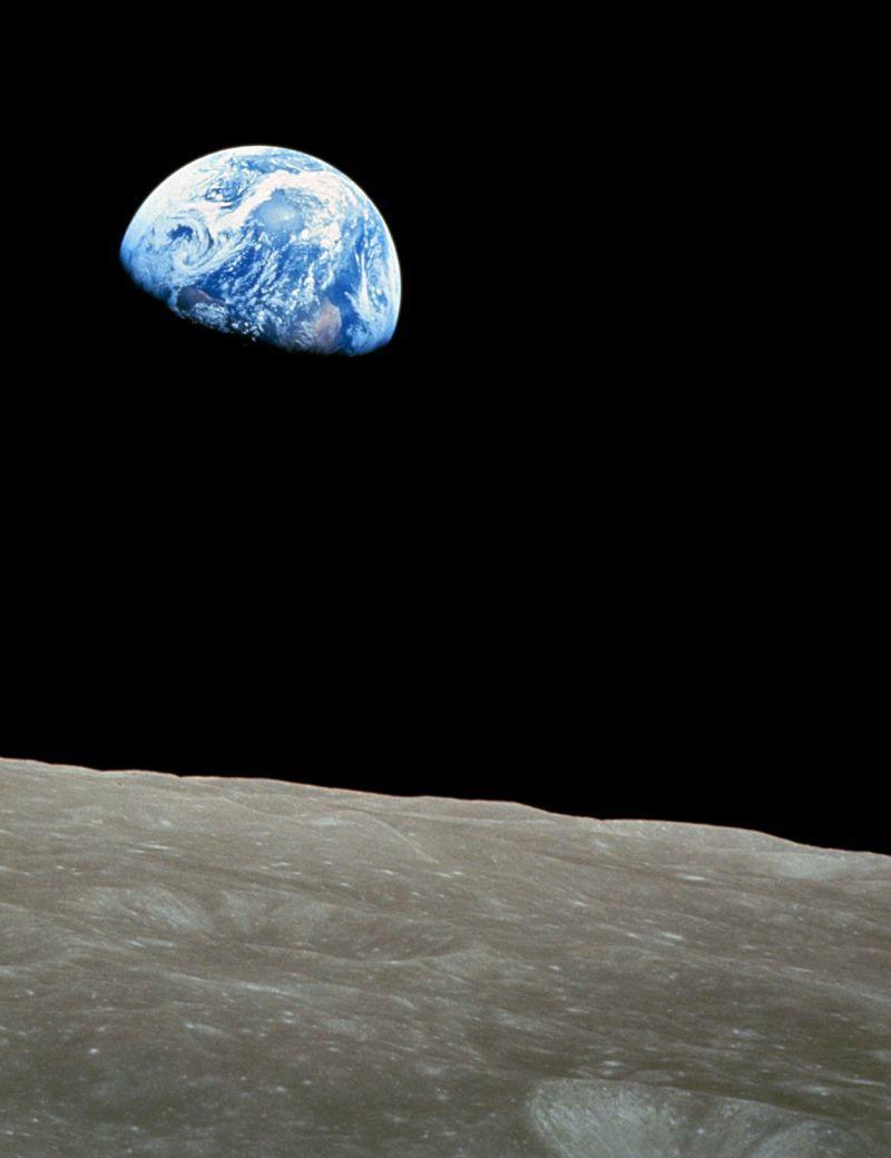 Earthrise from the Apollo 8. Daydream Seeds. Earth from moon