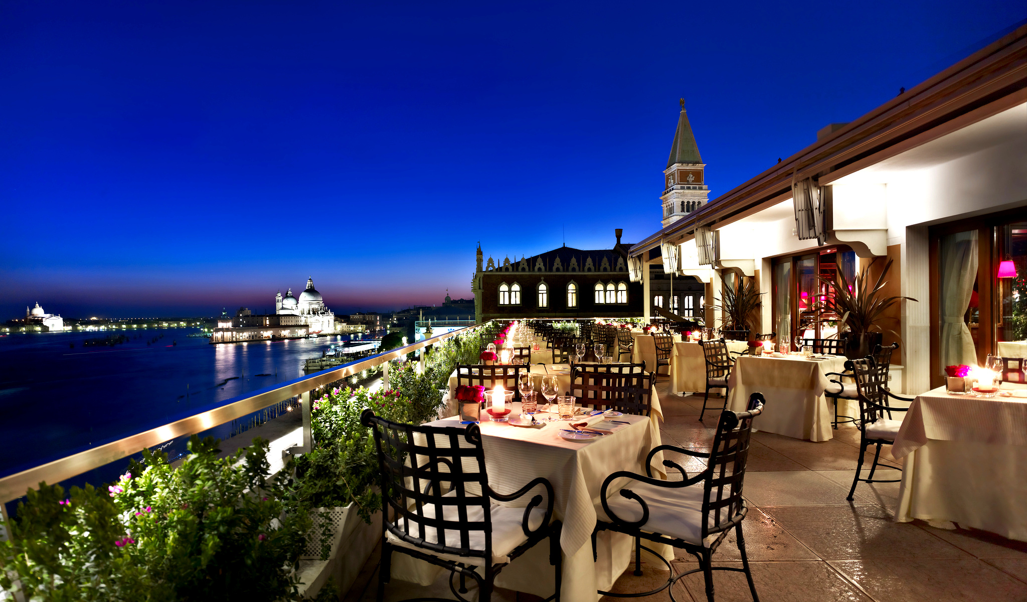 Oriental Bangkok city in Thailand-dinner-Riverside Terrace restaurant on  the seashore-Lanterns-boats-promenade-HD-Desktop Wallpaper HD-3840x2400 :  Wallpapers13.com