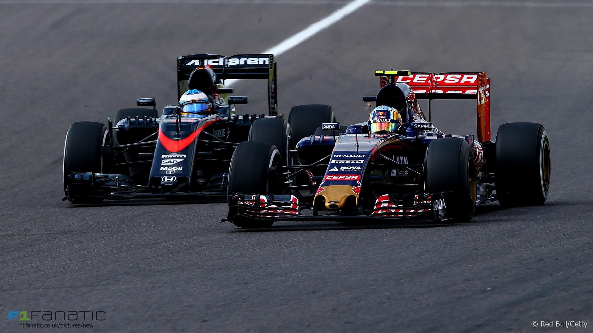 Carlos Sainz Jnr, Toro Rosso, Suzuka, 2015 · RaceFans