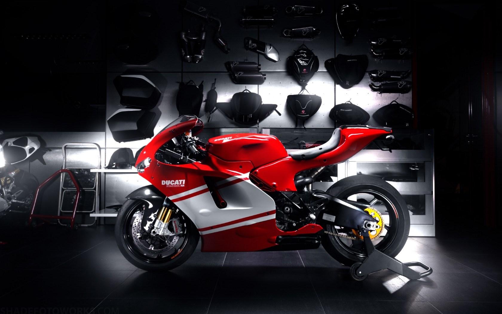 Ducati Desmosedici RR Racebike wallpaperx1050