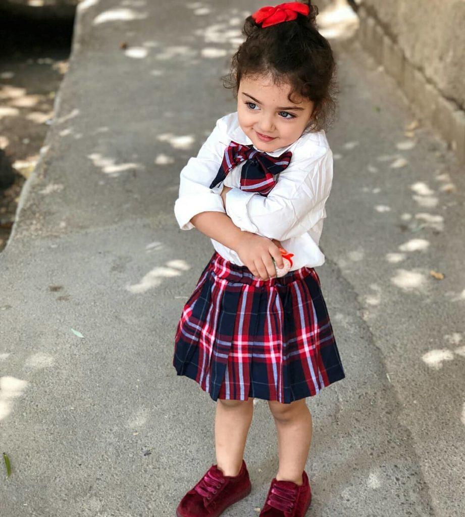 Anahita Hashemzadeh Wiki, Biography, Biodata, Age, Mom, Family