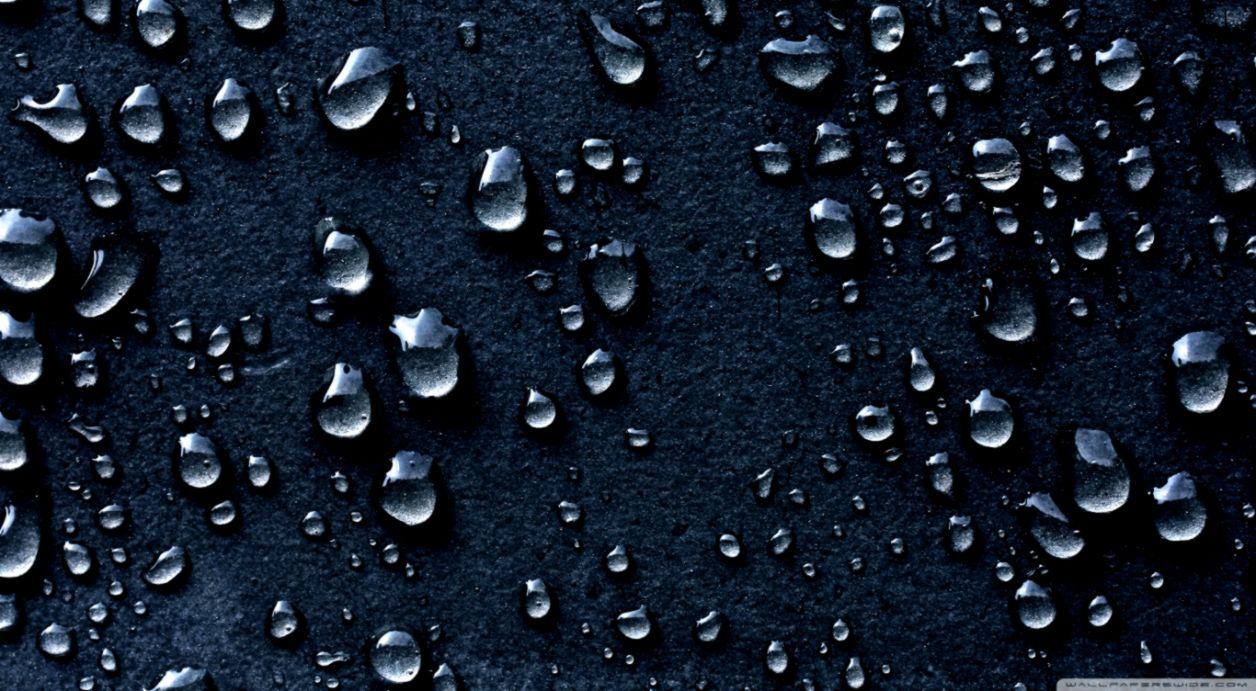 Few Drops Of Water Wallpaper