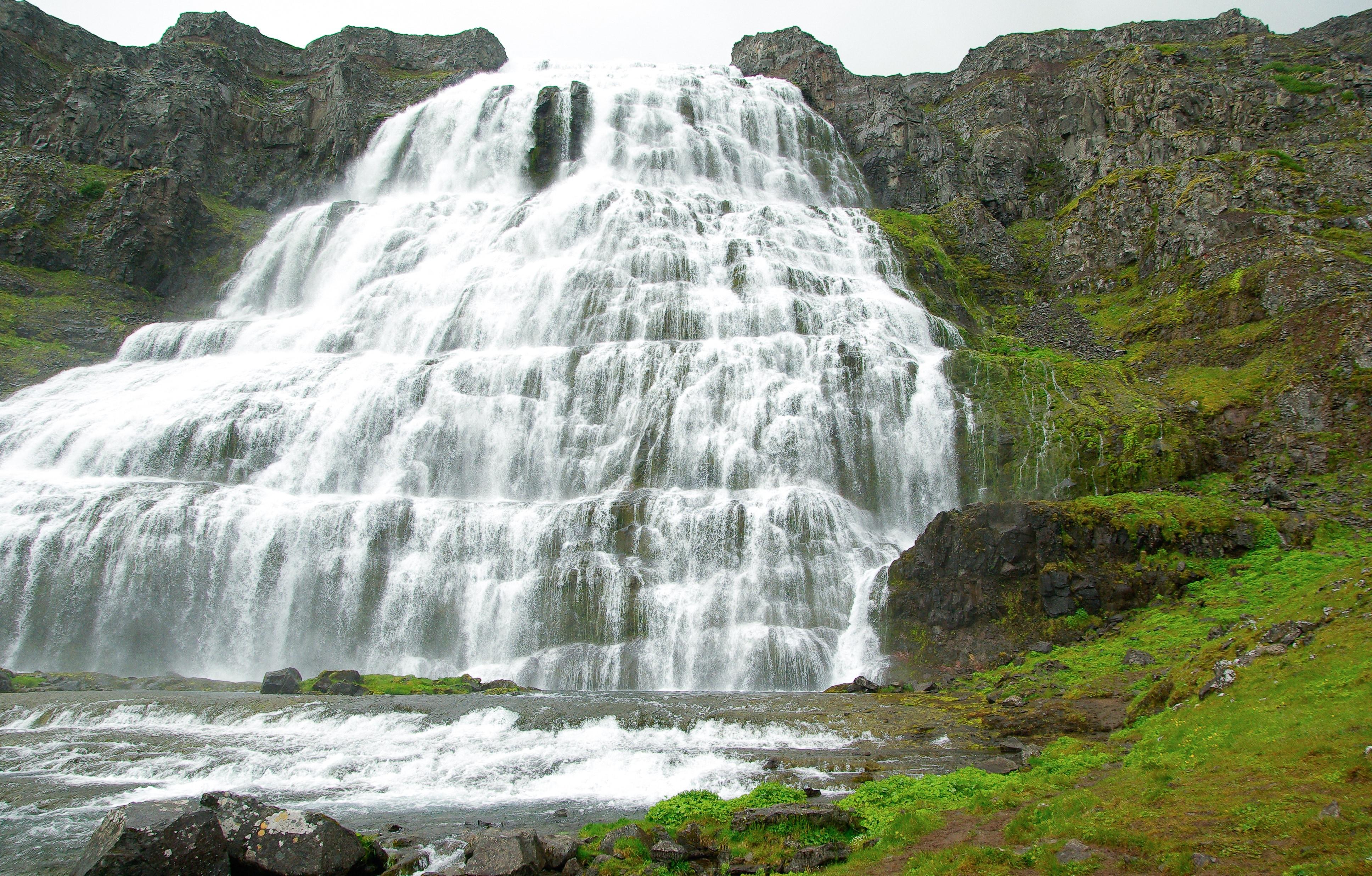 Экран водопад это. Водопад Диньянди. Водопад Митчелл, Кунунурра. Диньянди Исландия. Водопад Хенгьанефоссен.