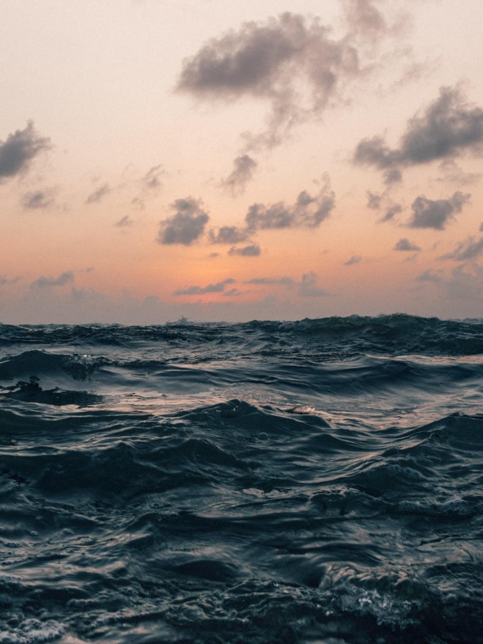 Stormy sea HD Wallpaper Retina iPad