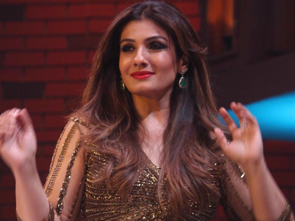 Raveena Tandon Wallpaper. Download Raveena Tandon Wallpaper