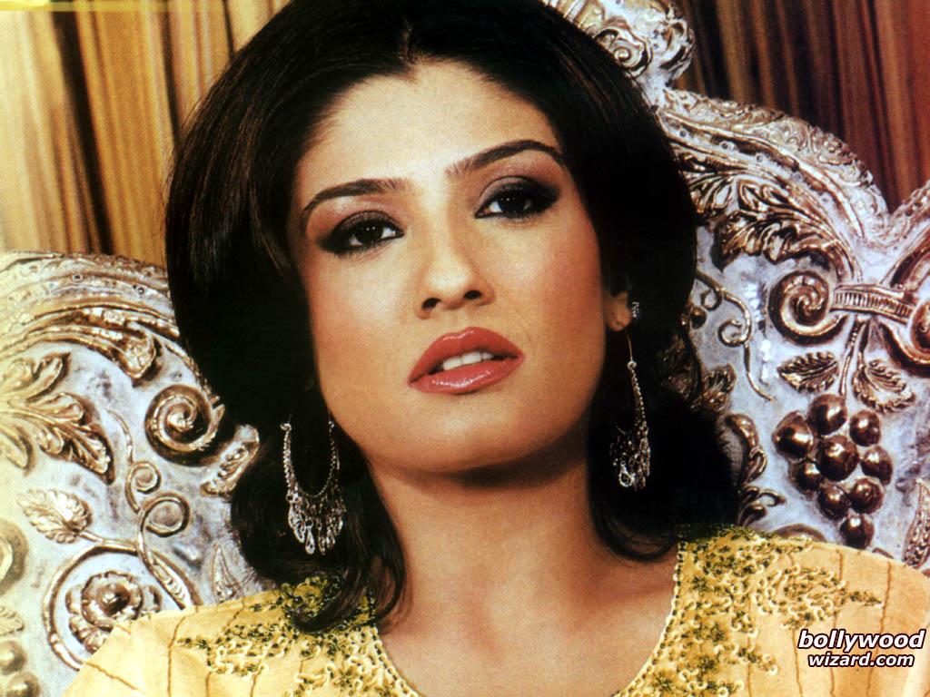 BollywoodWizard.com, Wallpaper / Picture of Raveena Tandon
