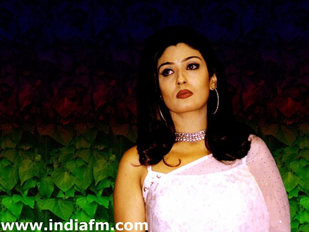 Raveena Tandon HQ Wallpaper. Raveena Tandon Wallpaper