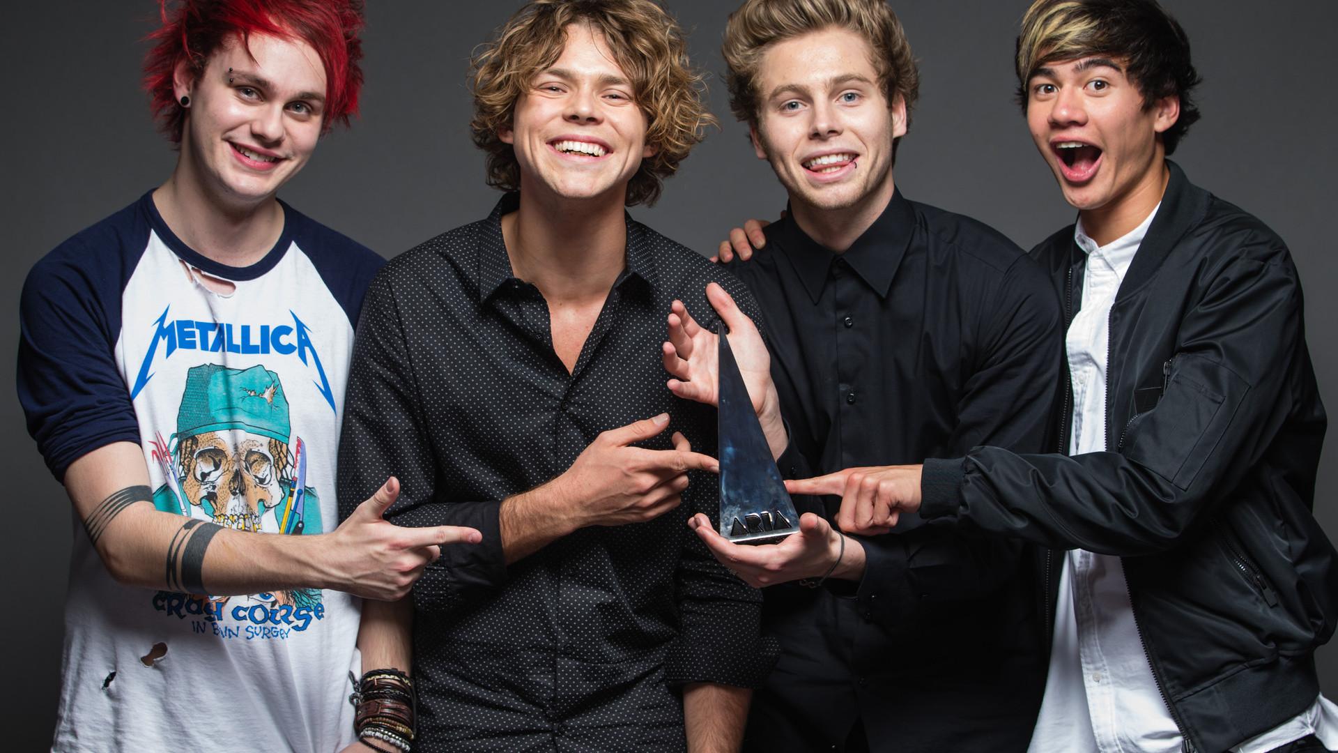 Calum Hood Wallpapers - Wallpaper Cave