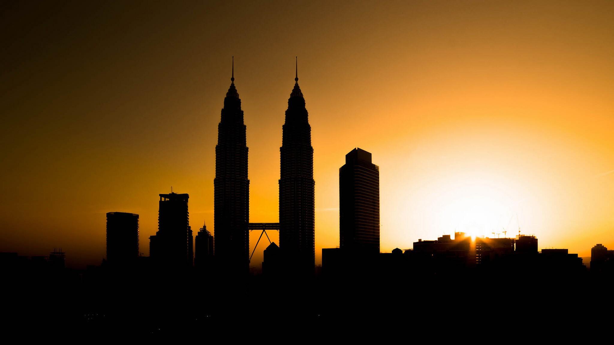 Dark Petronas Twin Towers Wallpaer