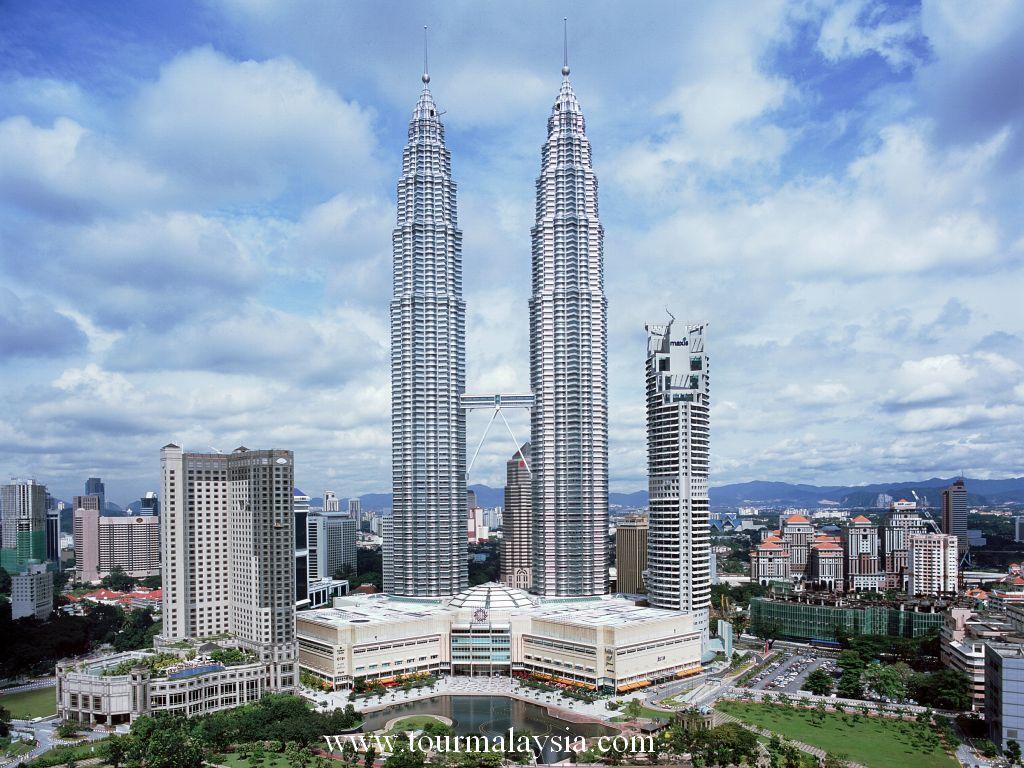 Malaysia Tourism & Travel Guide Kuala Lumpur - Petronas Twin Towers