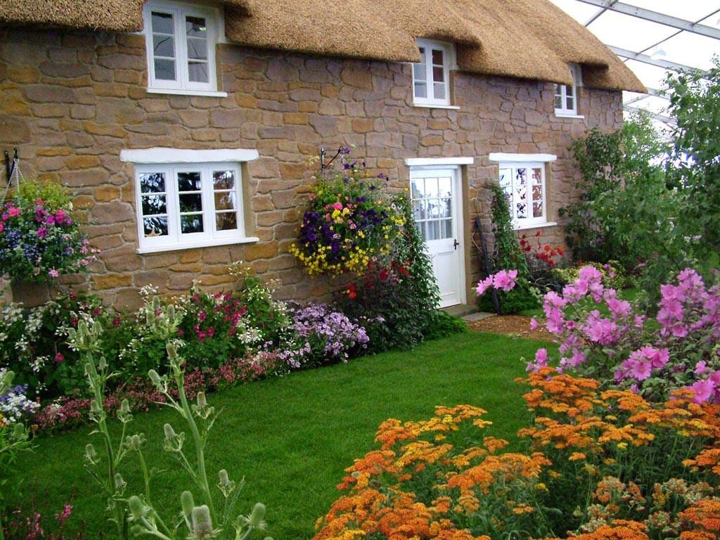 Modern, Beautiful, Cottage, Flower, Garden, On, Home, Garden, With