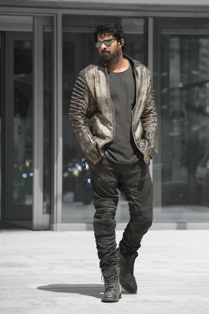 prabhas saaho Wallpaper