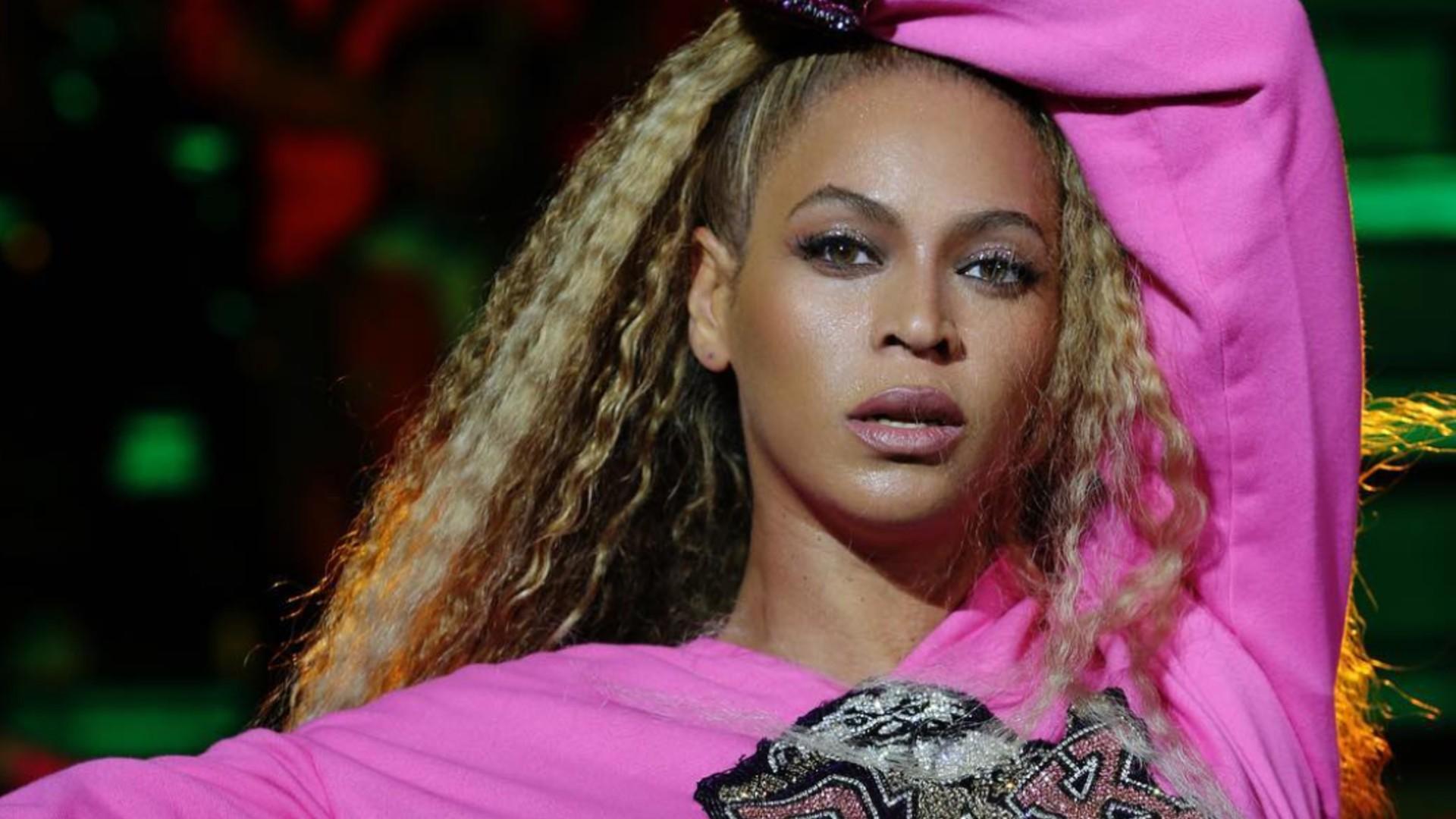 Beyoncé's Natural Hair Is 'Flawless'